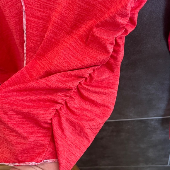 Free People FP MOVEMENT Right On Run Layer Shirt Winterberry Red Size Medium - Picture 8 of 11